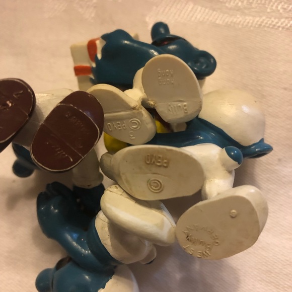 Lot of 4 Vintage Smurfs 1979 Peyo Germany Bully cake, present, bedtime - Picture 4 of 12